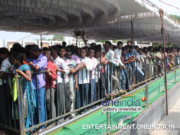 Crowd At Kanteerava Studio