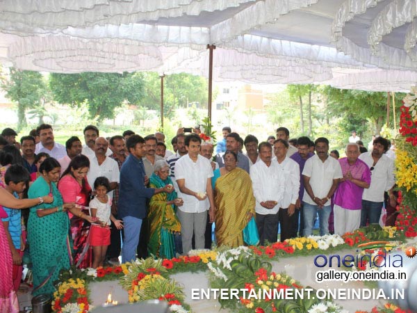 Rajkumar's Family At Memorial